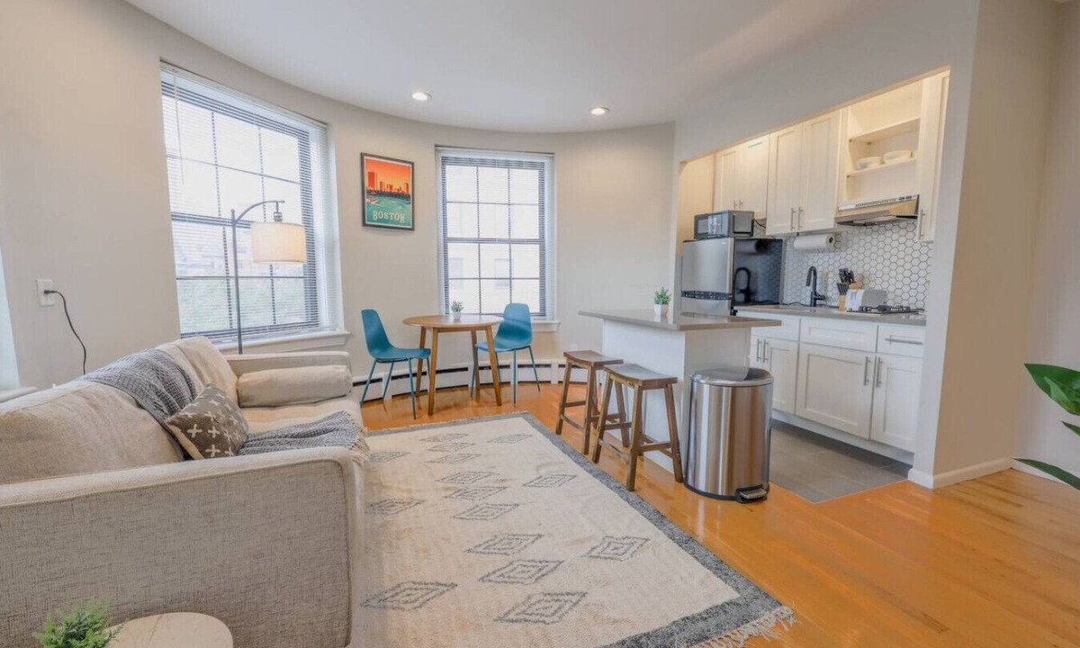 Prudential - St. Botolph Apartment | Light-filled Studio | Back Bay