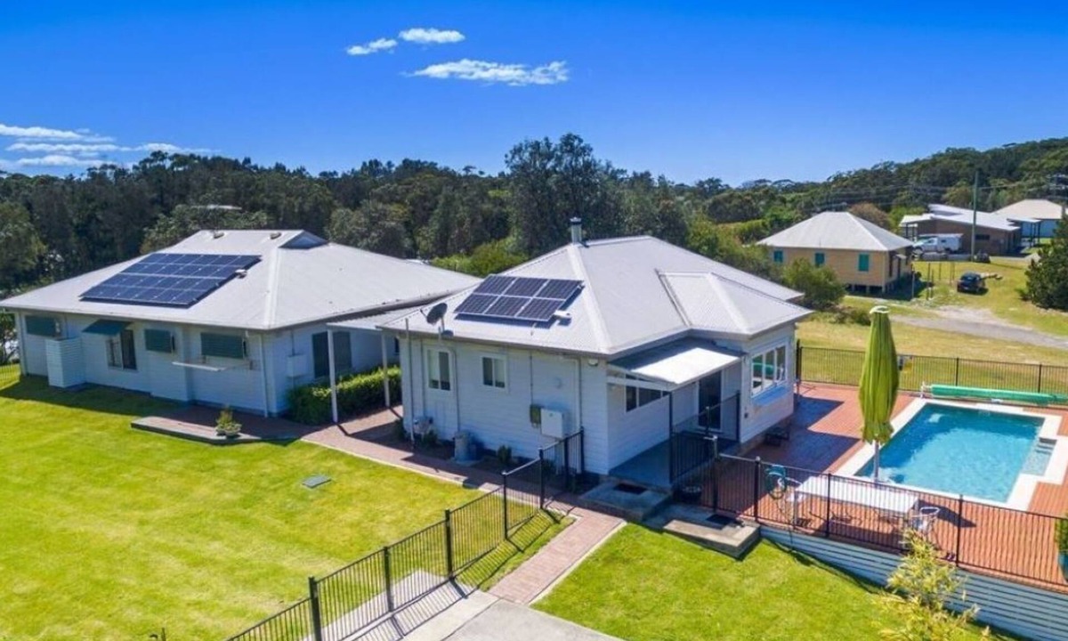 Boat Harbour Villa | Light & Spacious Beach House with Pool at One Mile