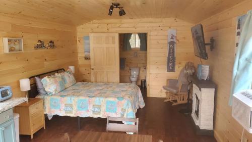Bass Harbor House | Lighthouse Cabins Maine