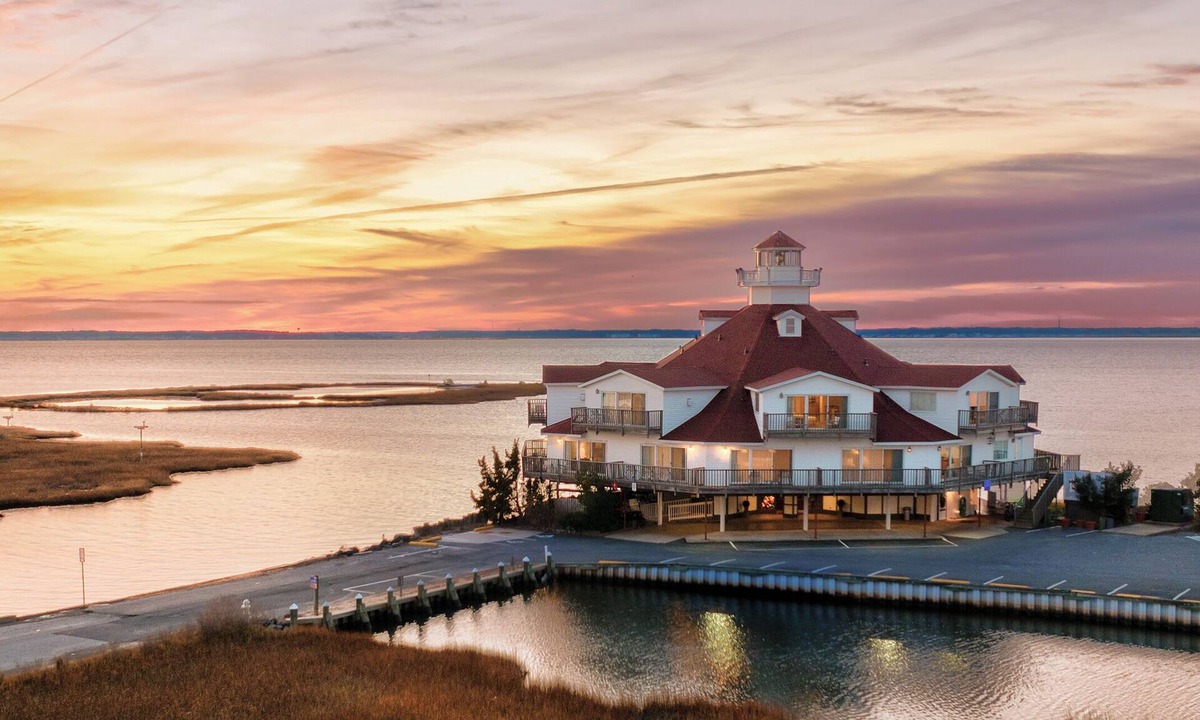 Midtown Ocean City Hotel | Lighthouse Club Hotel