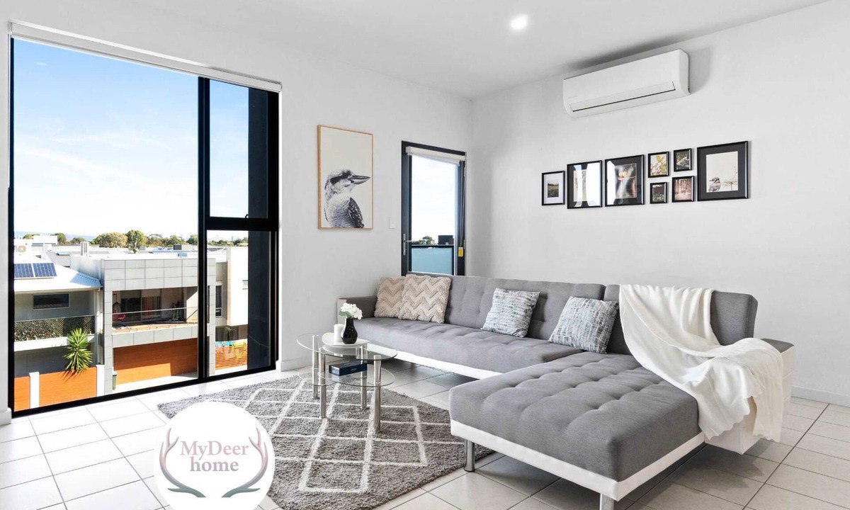 Lightsview Apartment | Lightview Oasis- Modern 2BR Apt- WiFi & Parking