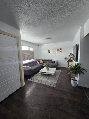 Regina House | Like Home