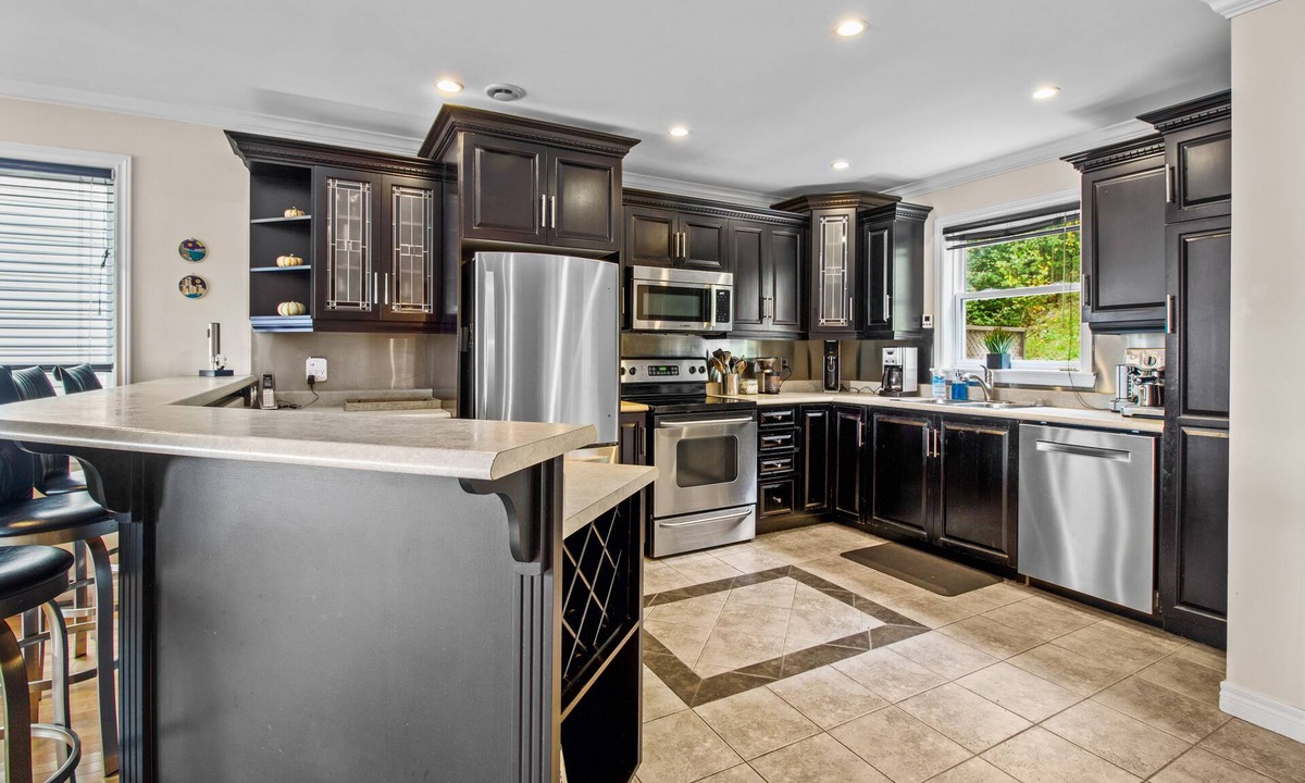 West End House | Like Home Getaway near Walking Trails and Downtown