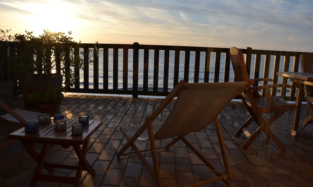 Blonville-sur-Mer Apartment | Like on a boat, facing the sea, 4 km from Deauville