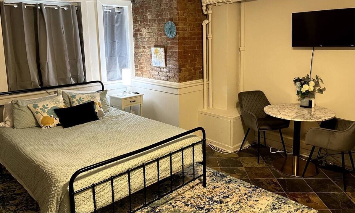 Albany Apartment | Lil' Studio on Washington Park