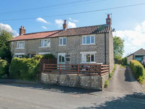 Wombleton House | Lilac Cottage