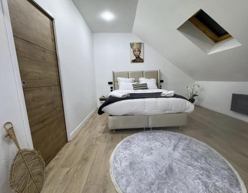 Beauvais Apartment | Lilas House