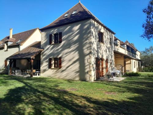 Brantome-en-Perigord House | Lilas - Spacieuse maison 10 pers Jardin BBQ