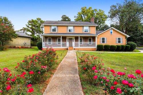 Lilburn House | Lilburn Gateway with Game Loft, Fire Pit, Stone Mountain