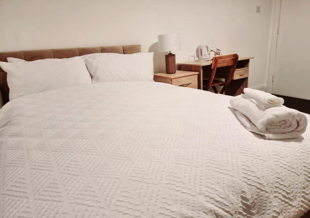 Doncaster Cabin | Lilies Lodge