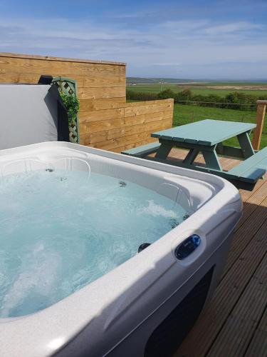 Saint Ola House | Lilly's Lodges Orkney Robin Lodge