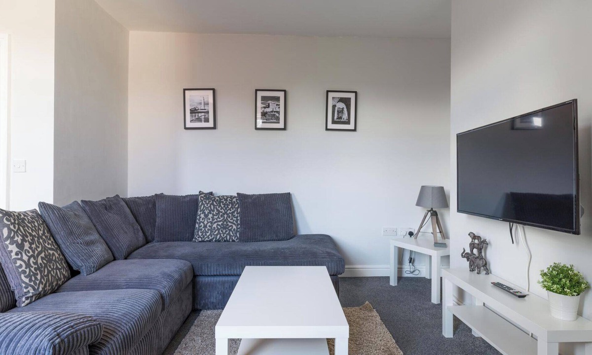 Bedlington Apartment | Lily Apartment - Sleeps 3 - Pet friendly - Parking