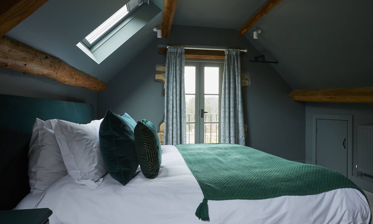 Bibury Apartment | Lily Cottage - A Romantic Haven