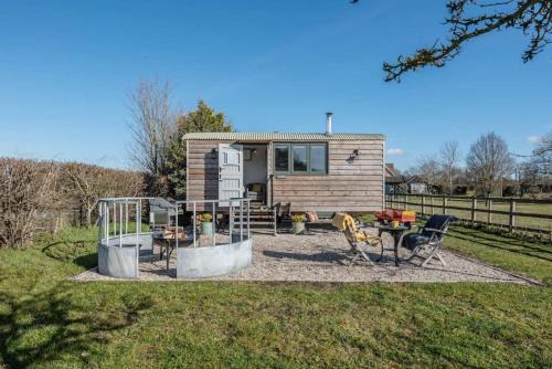 Saxmundham House | Lily Pad, Friston