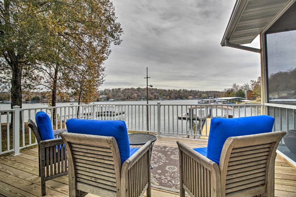 Gravois Mills House | ‘Lily Pad’ Oasis w/Dock on Lake of the Ozarks!