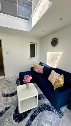 Thamesmead East House | Lily's Home