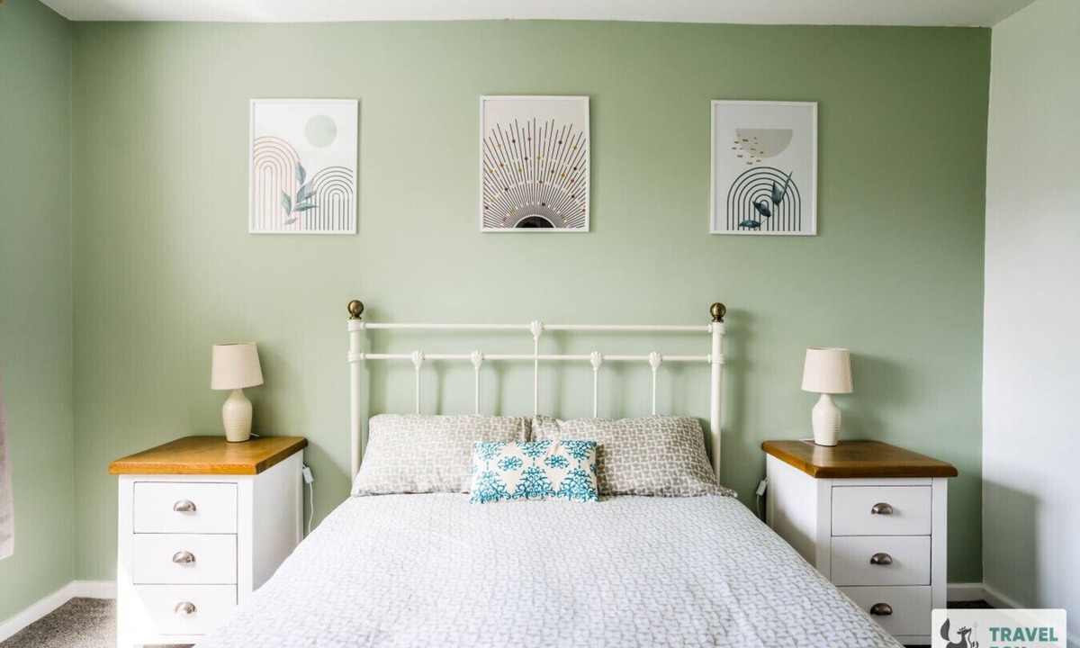 Nottingham House | Lily's Stay Central Parking