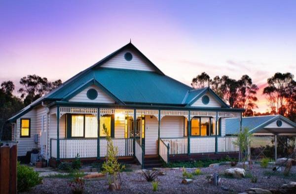 Castlemaine House | Lilydale Lodge - Shared