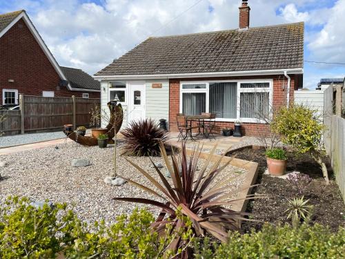 Scratby House | Lilypots