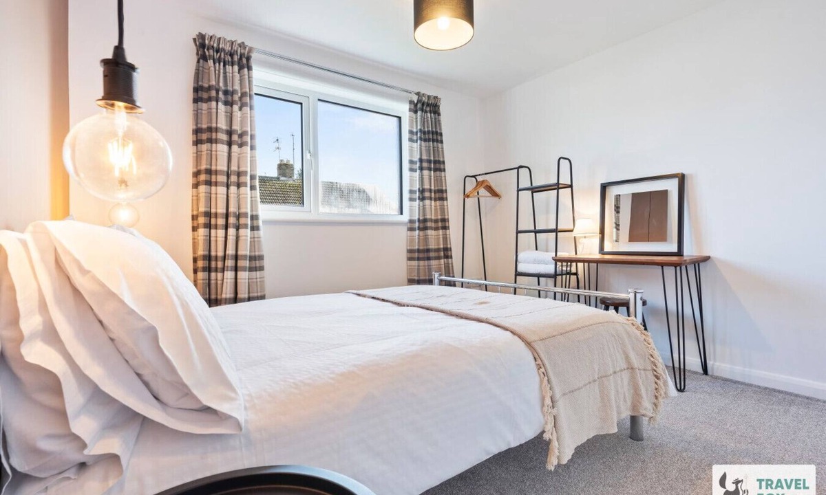 Kettering Apartment | Lime Corner: Peaceful with Parking