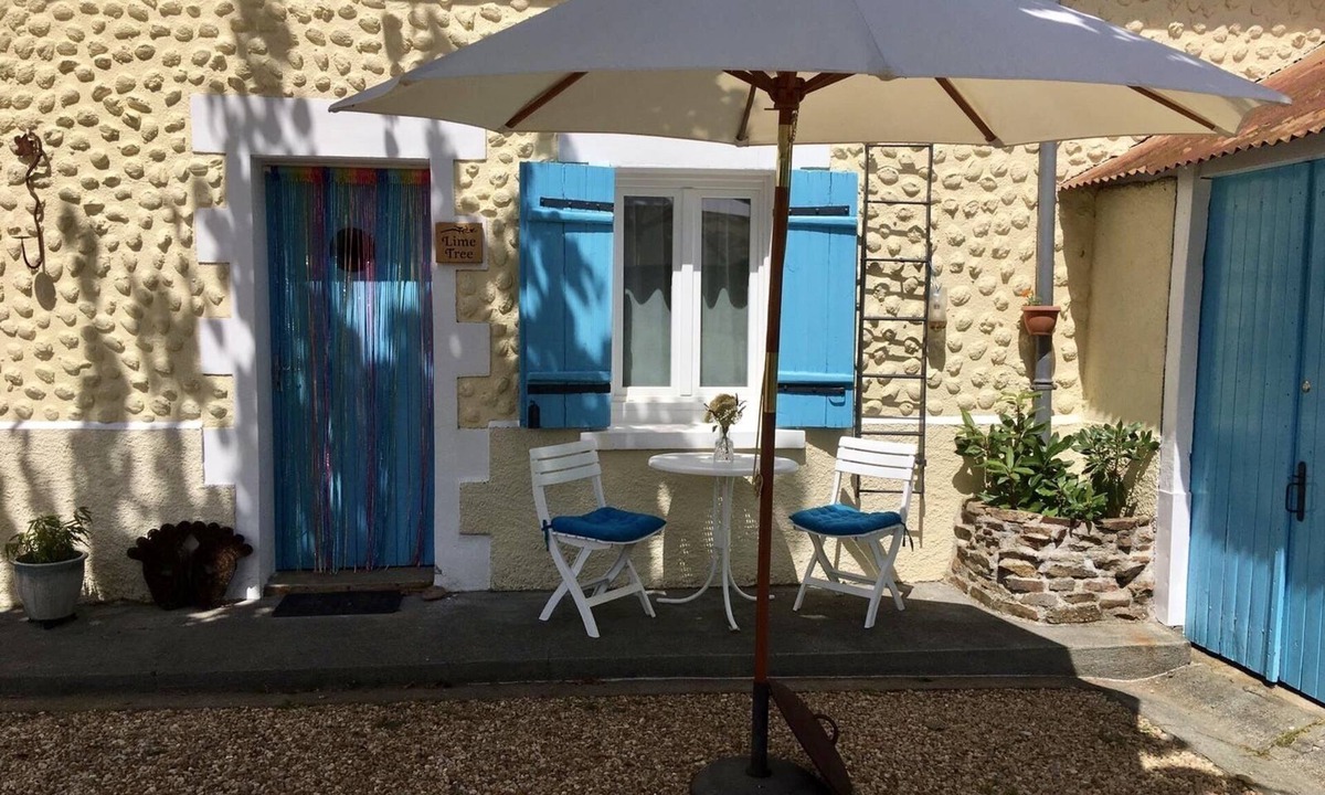 Chalais House | Lime Tree 1 Bedroom Gite