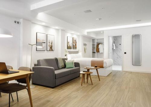 Ciudad Jardin Apartment | Limehome Madrid Calle de Matilde Diez