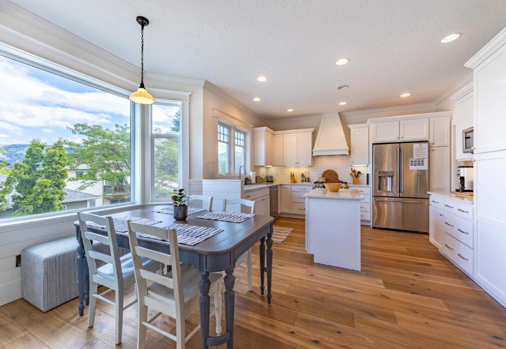 Hood River House | Lincoln House home