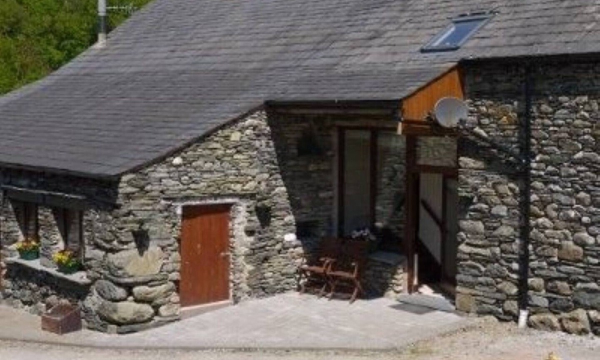 Broughton Mills Cottage | Lind End cottage warm, comfortable and inviting, super views