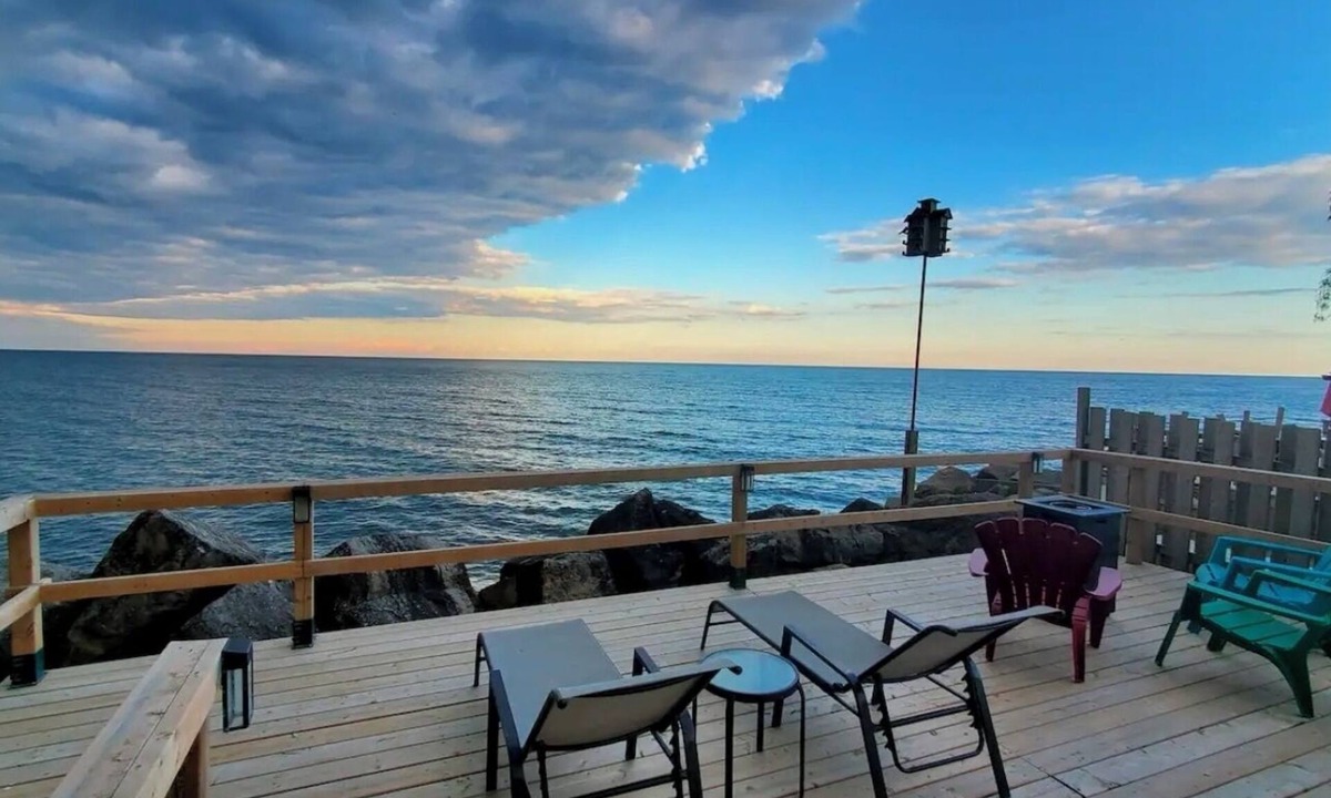 Leamington House | Linda Lua - Lakefront Cottage