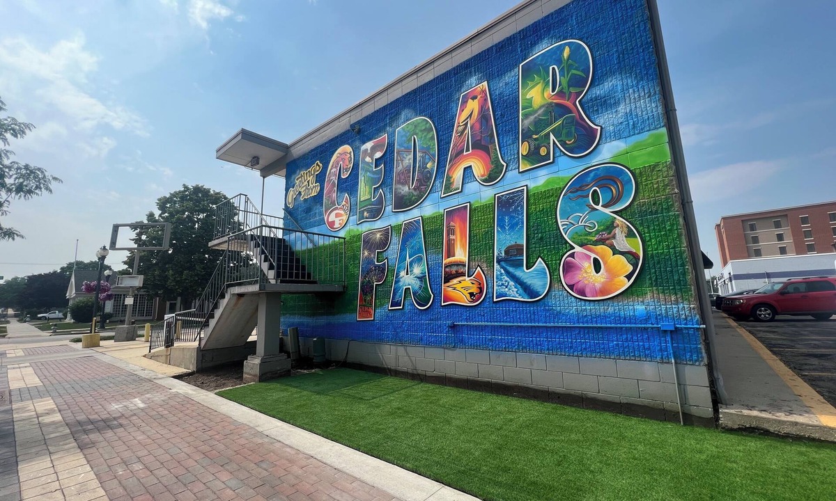 Cedar Falls Apartment | Lindell - Downtown CF Studio - Free Parking! 511