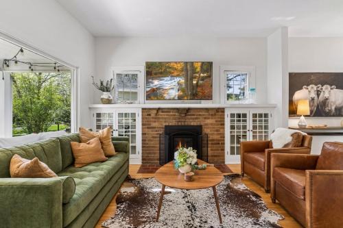 Linden Hills House | Linden Hills 4BD 2BA Family Home