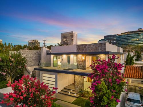 Carthay Circle Apartment | Lindenhurst