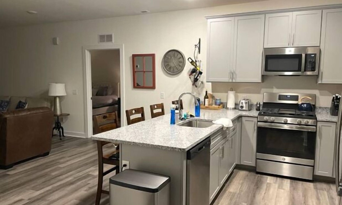 Rehoboth Beach Condo | *LINENS INCLUDED!* First Floor Condo with Community Pool & Bayviews