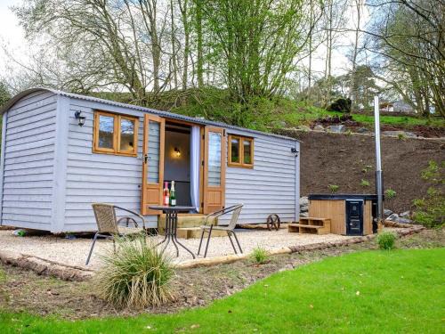 Mauchline Apartment | Lintmill Lodges - Bluebell Shepherds Hut