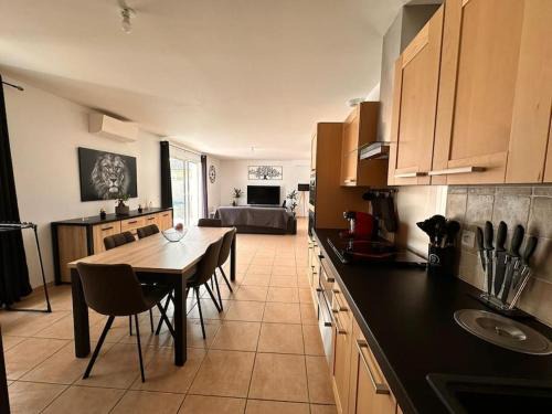 Saint-Gilles Villa | Lion house