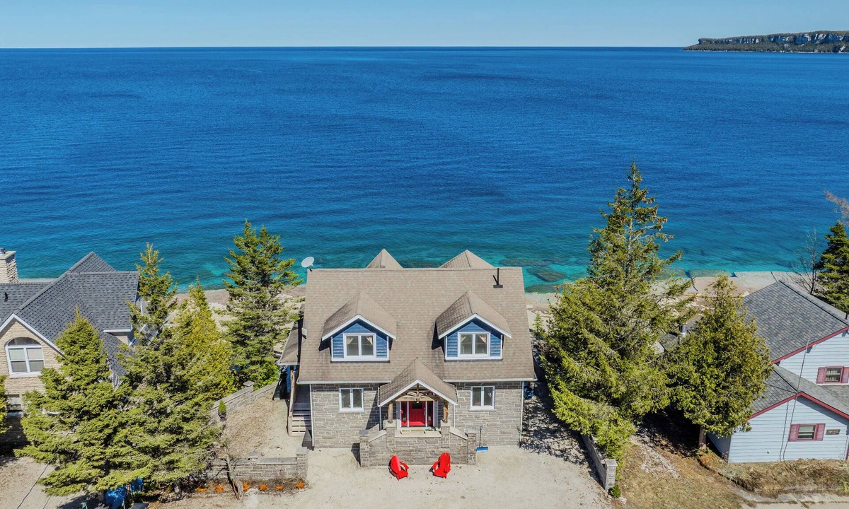 Lion's Head Cabin | Lion's Den - Luxury Waterfront Oasis w/Hot Tub