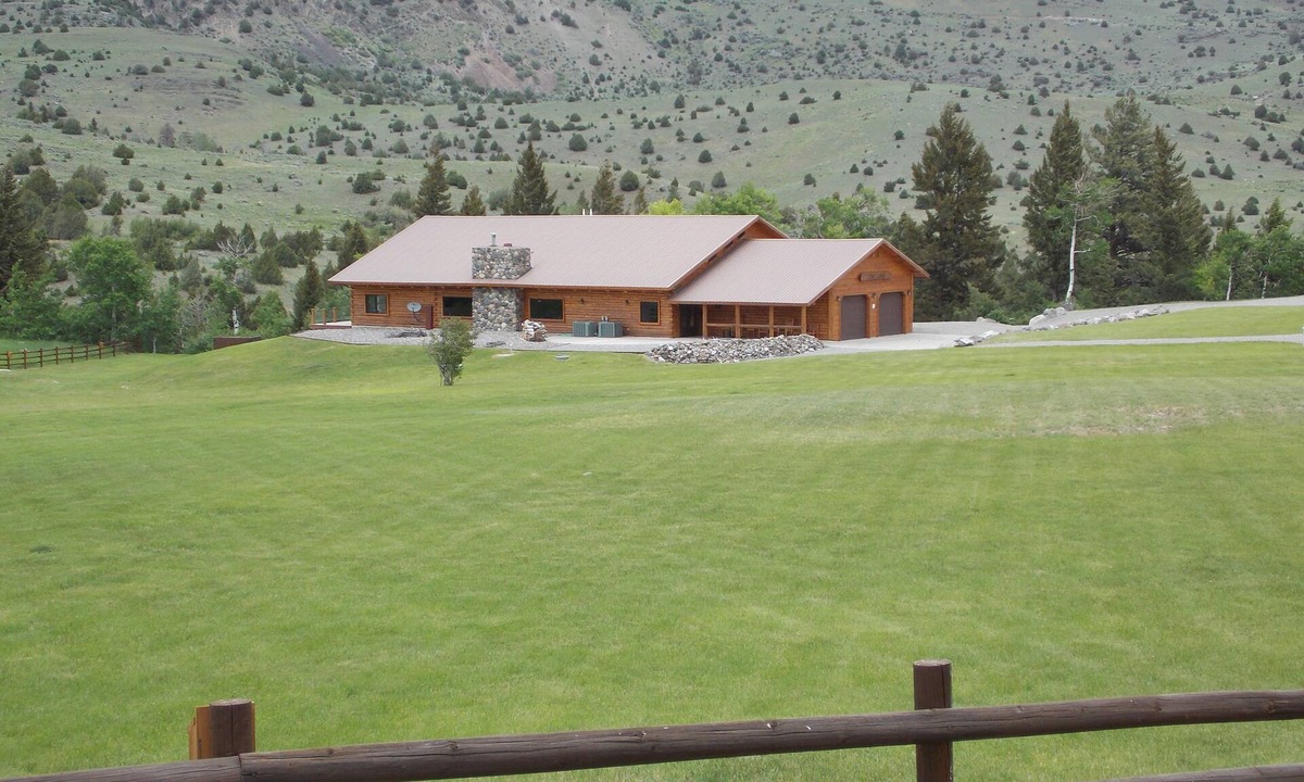 Emigrant Cabin | Lion's Ledge