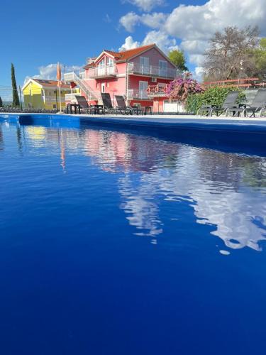 Bilice Apartment | Lipovac resort Ficus