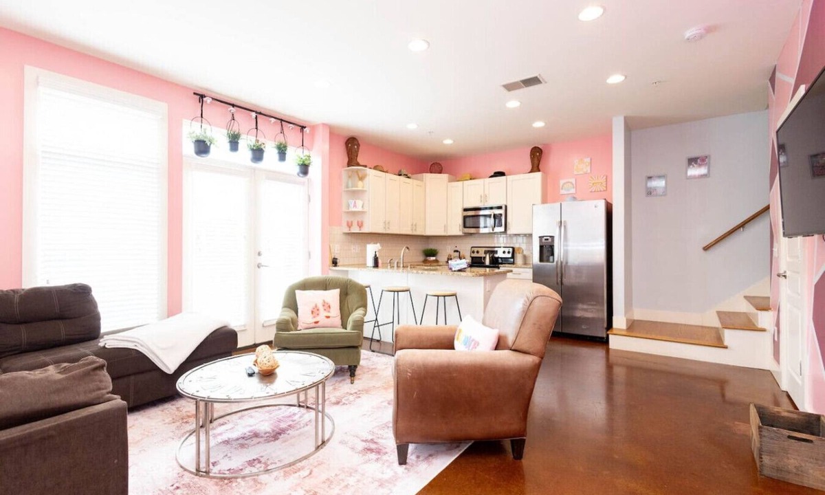 West End Condo | Lipstick & Boots: 3-Story West End Gem | Private Garage | Walk to Vanderbilt