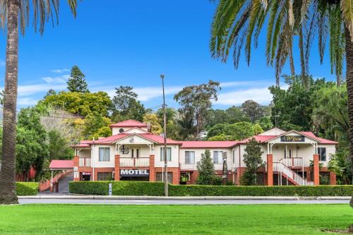 Girards Hill Hotel | Lismore Wilson Motel