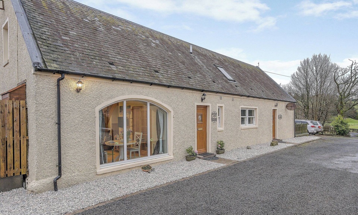 Lochwinnoch Cottage | Little Arches - S4665