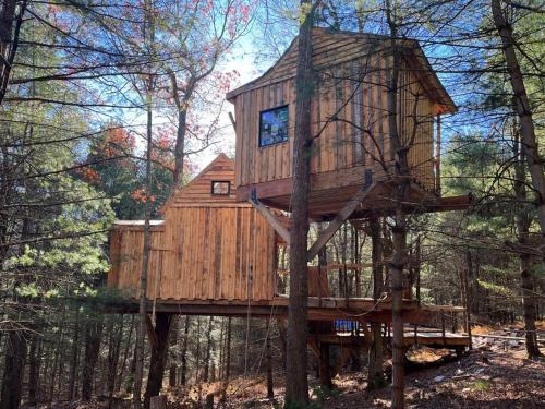 Sparrow Bush Ski Chalet | Little Birds Treehouse