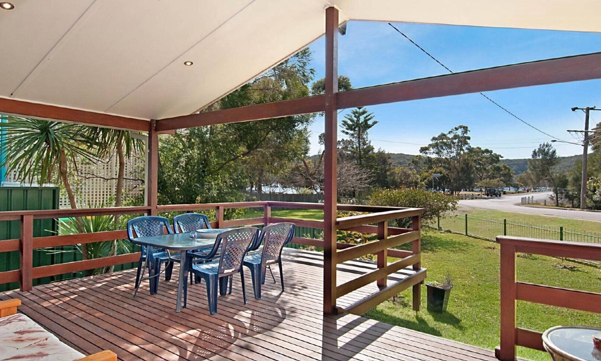 Hardys Bay House | Little Blue House by HolidayCo.