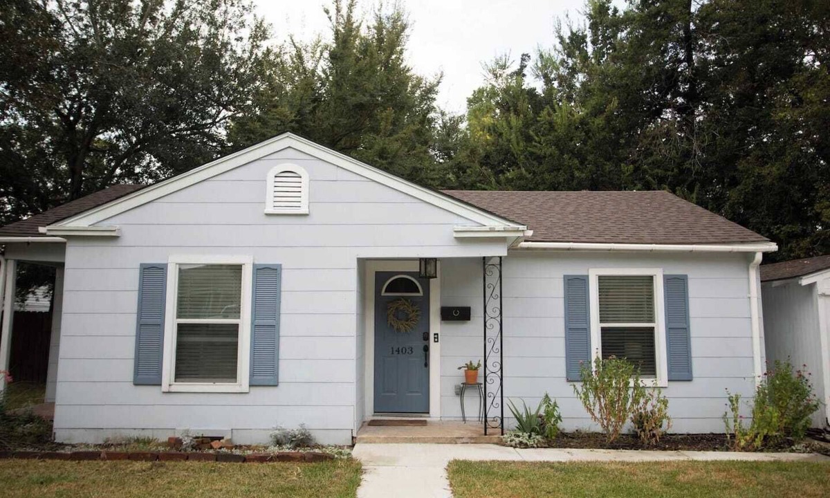 Bryan House | Little Blue House
