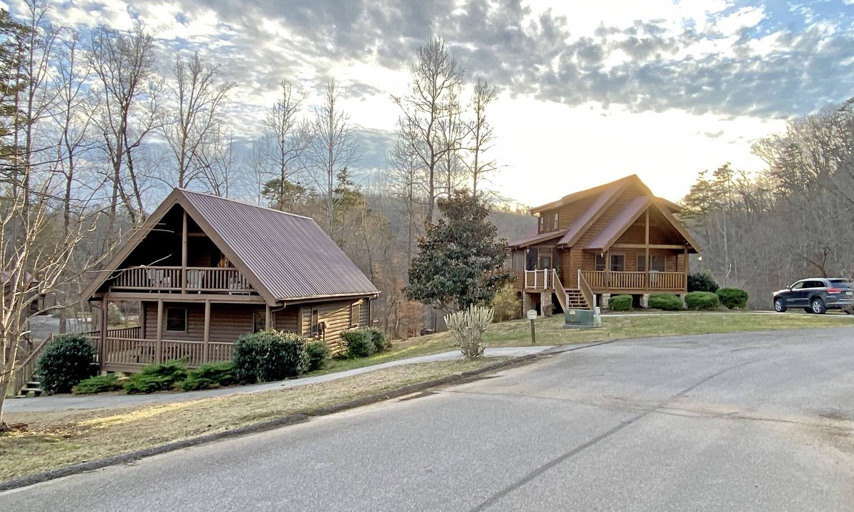 Caryville House | Little Cove Creek Cabin #1