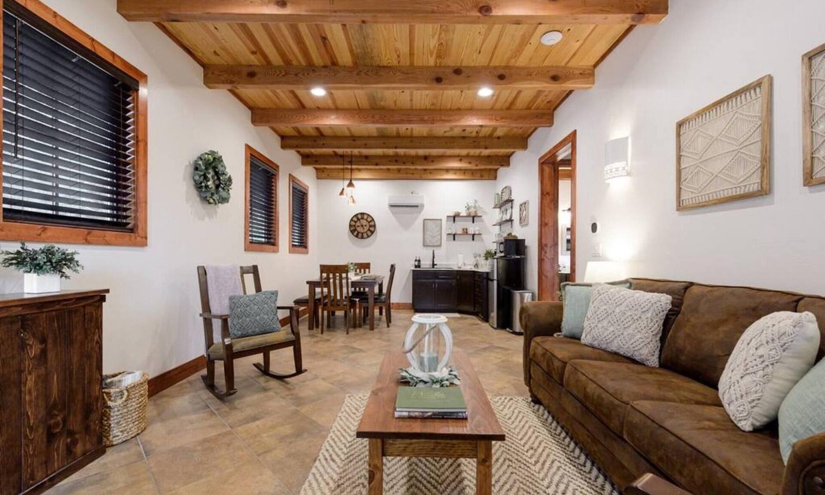Waco House | Little Dutch Cabin 101-12 Min to Magnolia-baylor
