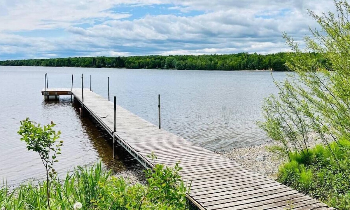 Stratford Ski Chalet | Little Elgin, Waterfront, Dock, Fireplace, SPA