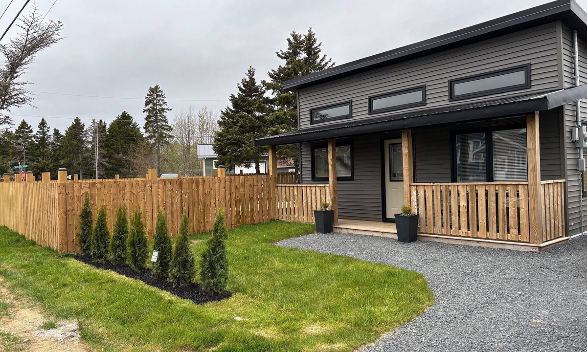 Clarke's Beach House | Little Gem