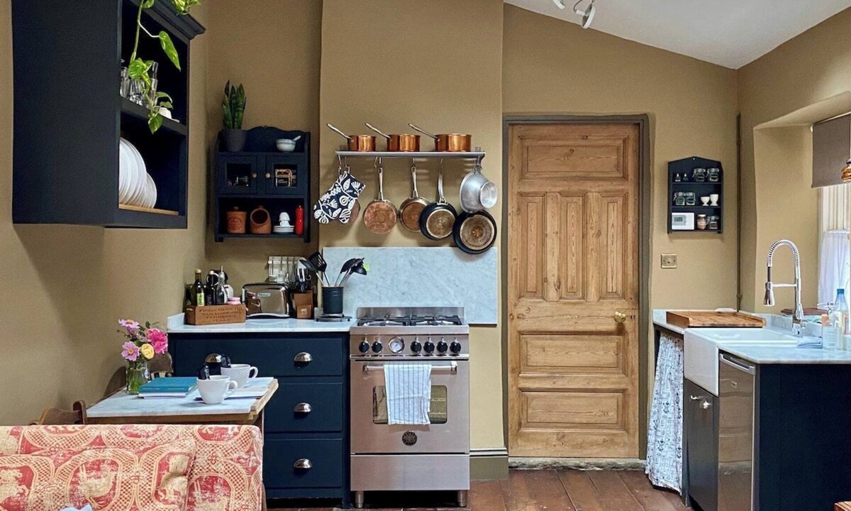 Frome Apartment | Little Hideaway - Central Frome