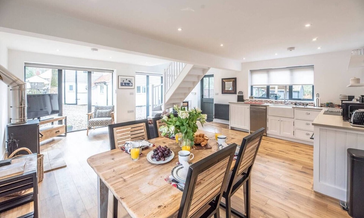 Saxmundham House | Little Honey Pot, Benhall